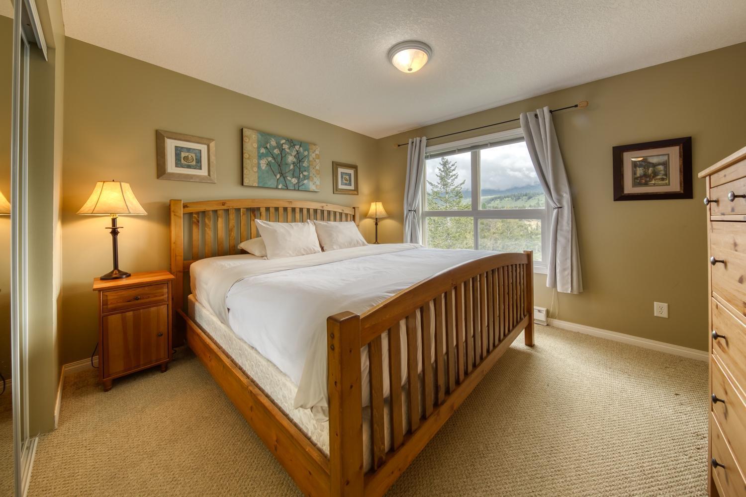 The Peaks 3 Bedroom Mountain View Condo Radium Hot Springs Esterno foto