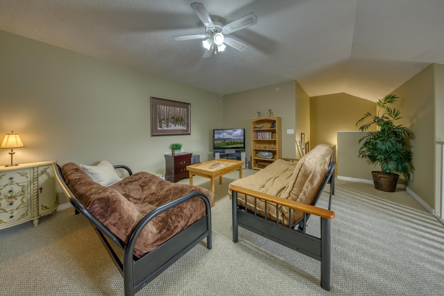 The Peaks 3 Bedroom Mountain View Condo Radium Hot Springs Esterno foto